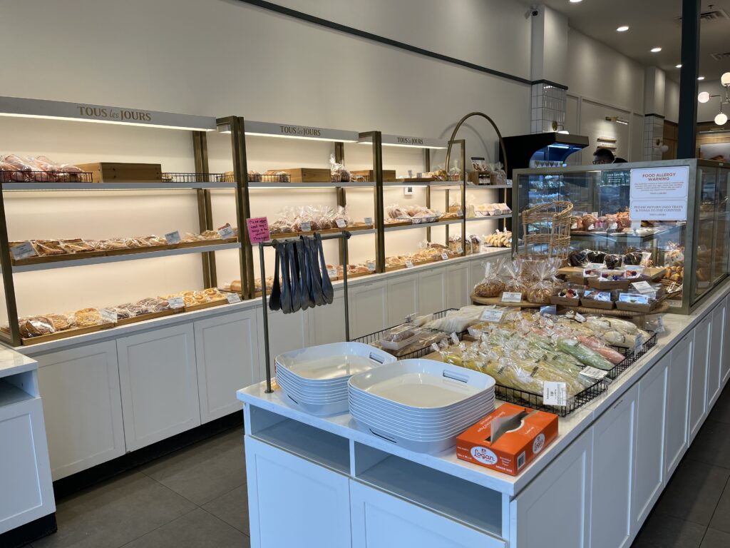 Tous Les Jours sells their costumers a wide variety of different French and Asian baked goods.